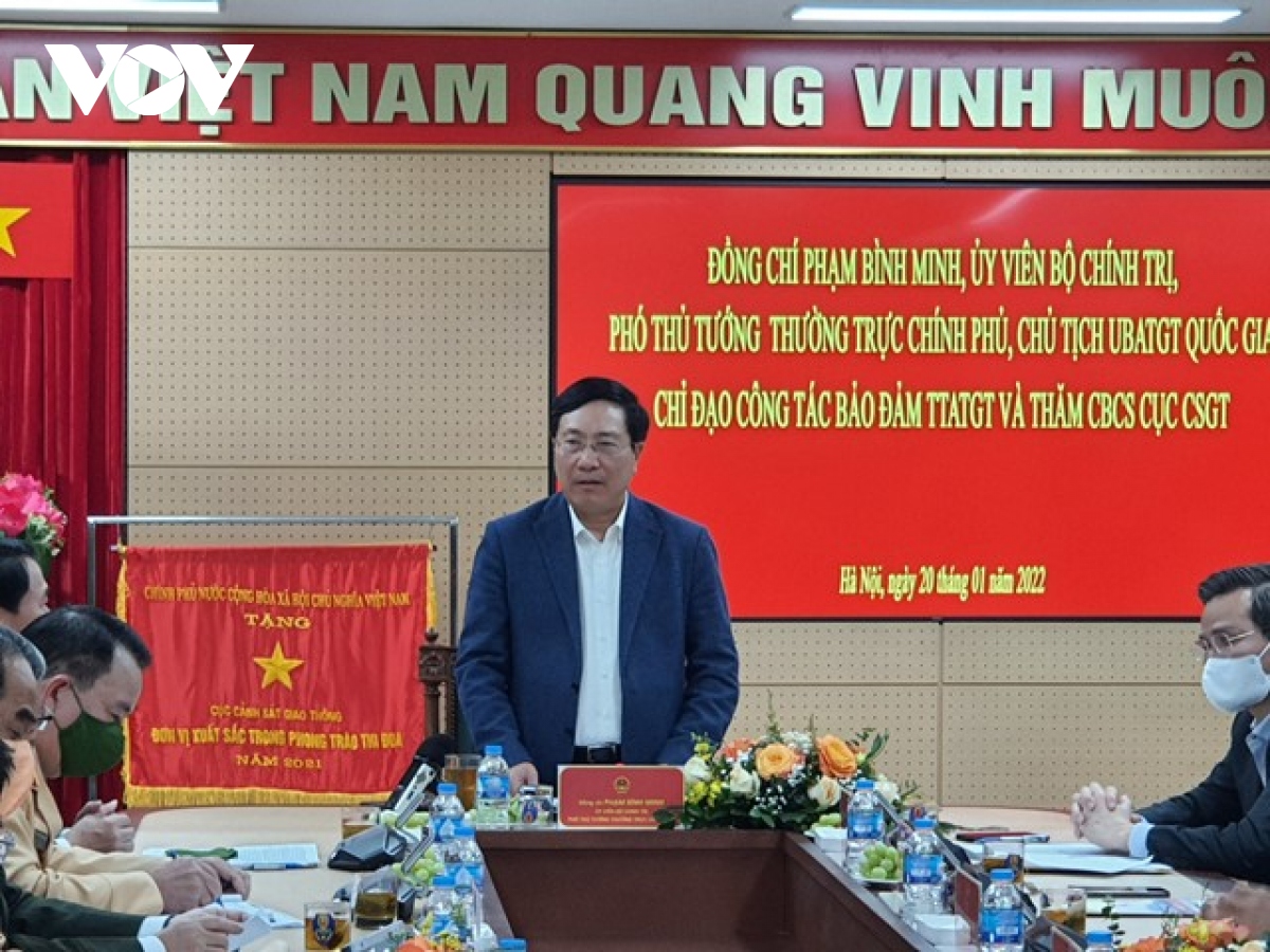 Phó Thủ tướng Phạm Bình Minh thăm và làm việc với cán bộ chiến sĩ Cục CSGT